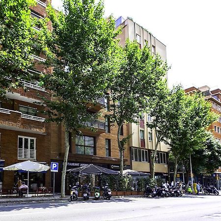 Short Stay Group Camp Nou Serviced Apartments Barcellona Esterno foto