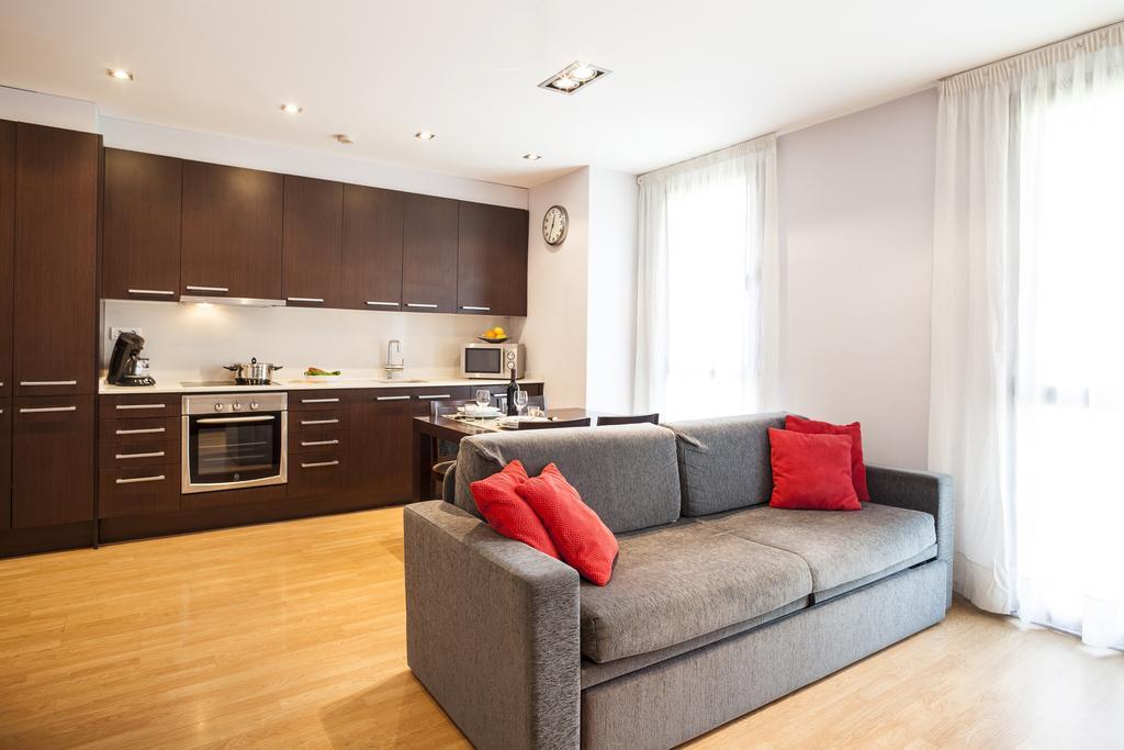 Short Stay Group Camp Nou Serviced Apartments Barcellona Esterno foto