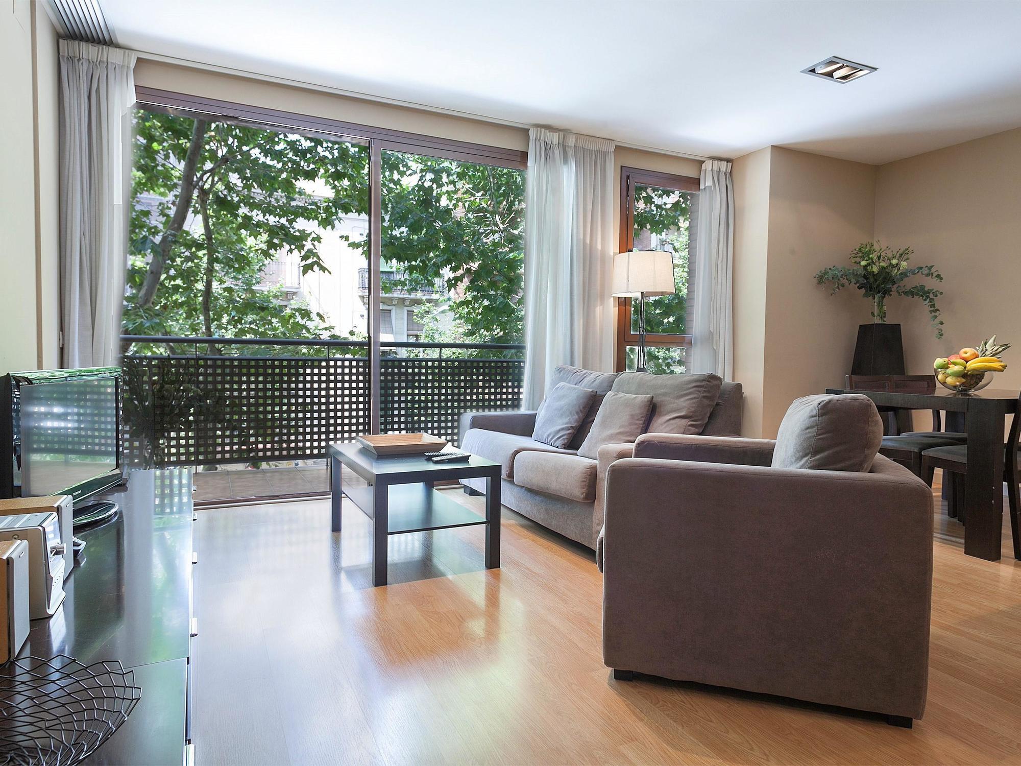 Short Stay Group Camp Nou Serviced Apartments Barcellona Esterno foto